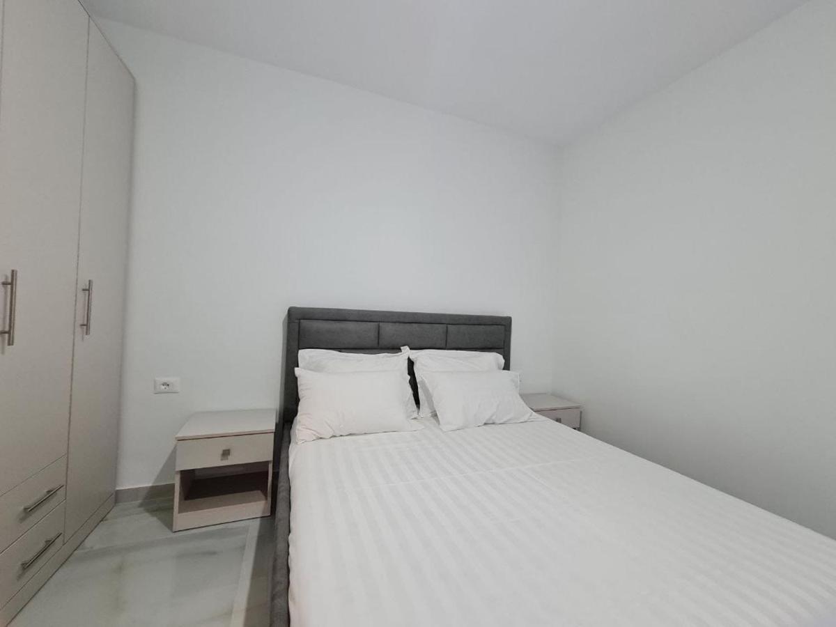 Alvi Apartment โกเลม ภายนอก รูปภาพ