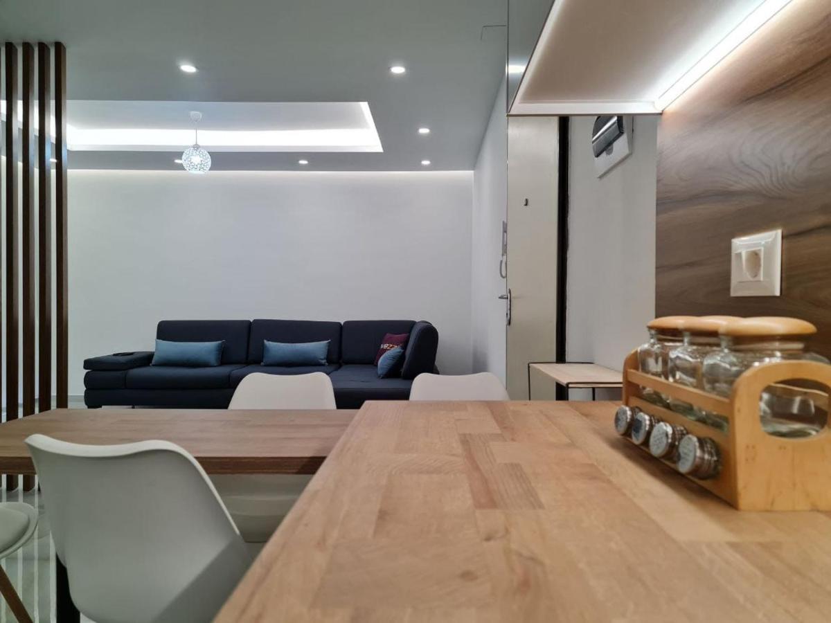 Alvi Apartment โกเลม ภายนอก รูปภาพ